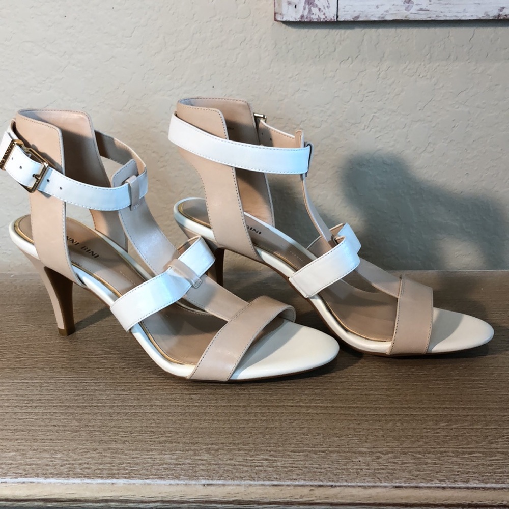 Gianni Bini Cream and tan heels size 10